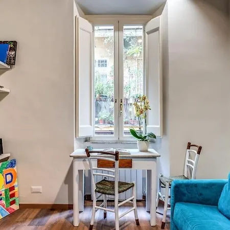 Apartment Vicolo Leopardo Trastevere Rome