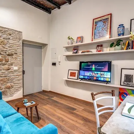 Apartment Vicolo Leopardo Trastevere Rome