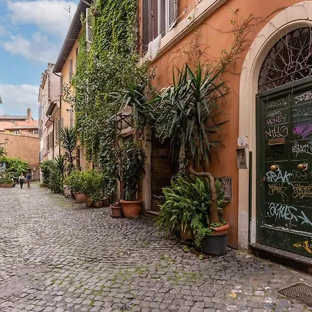 Vicolo Leopardo Trastevere * Rome
