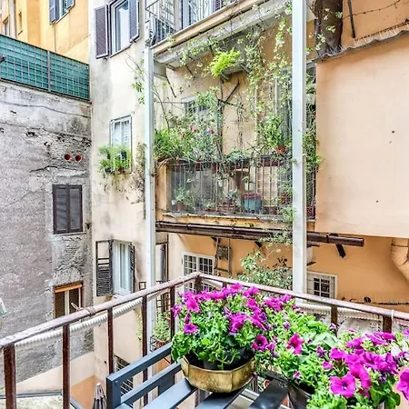 Vicolo Leopardo Trastevere * Rome