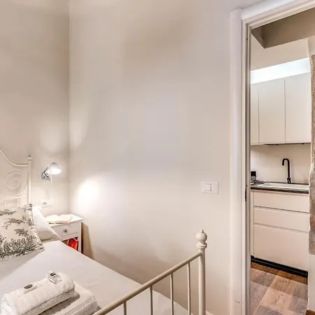 Apartment Vicolo Leopardo Trastevere