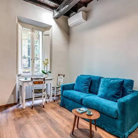 Apartment Vicolo Leopardo Trastevere Rome